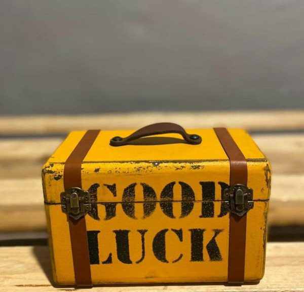 جعبه کادویی خاص زرد good luck