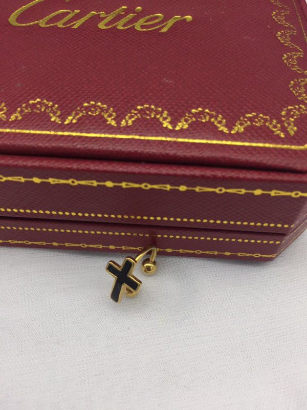 پیرسینگ حلقه ای صلیب مشکی طلایی