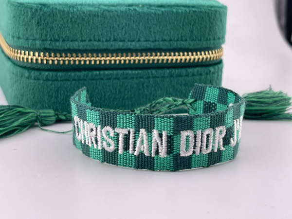 دستبند دیور سبز چارخونه با نوشته سفید