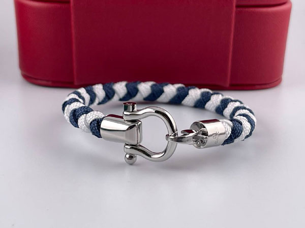 دستبند امگا آبی سفید بافت