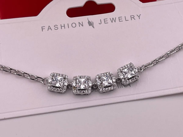 خرید دستبند طرح جواهری نقره ای شیک