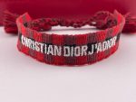 دستبند دیور قرمز پارچه با نوشته کریستین دیور