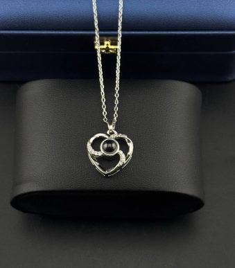 گردنبند تلسکوپی دوستت دارم به ۱۰۰ زبان دنیا | طرح قلب نگین‌دار