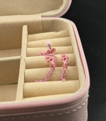 پیرسینگ گوش زنجیری صورتی طرح قلب