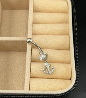 پیرسینگ ناف آویزدار طرح لنگر نگین‌دار