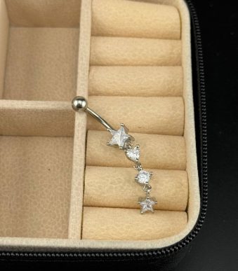 پیرسینگ ناف آویزدار طرح ستاره نگین‌دار